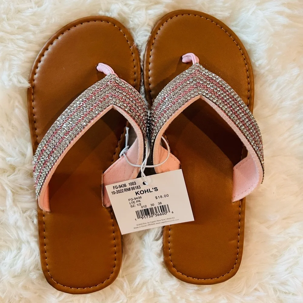 New Elli girl’s rhinestone flip flops. Size 1 - 2 (little girls) sandals pink